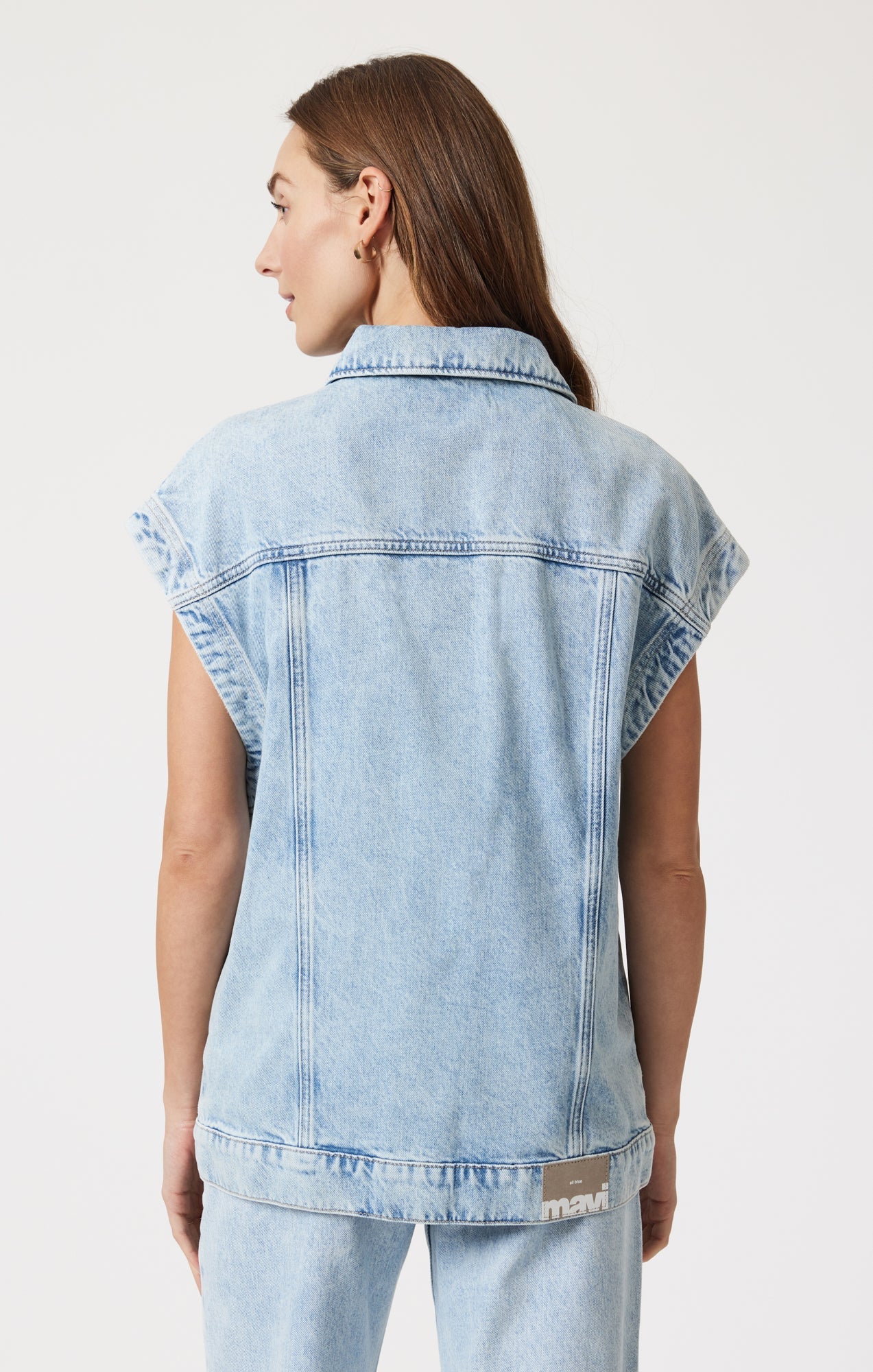Nadia Vest
