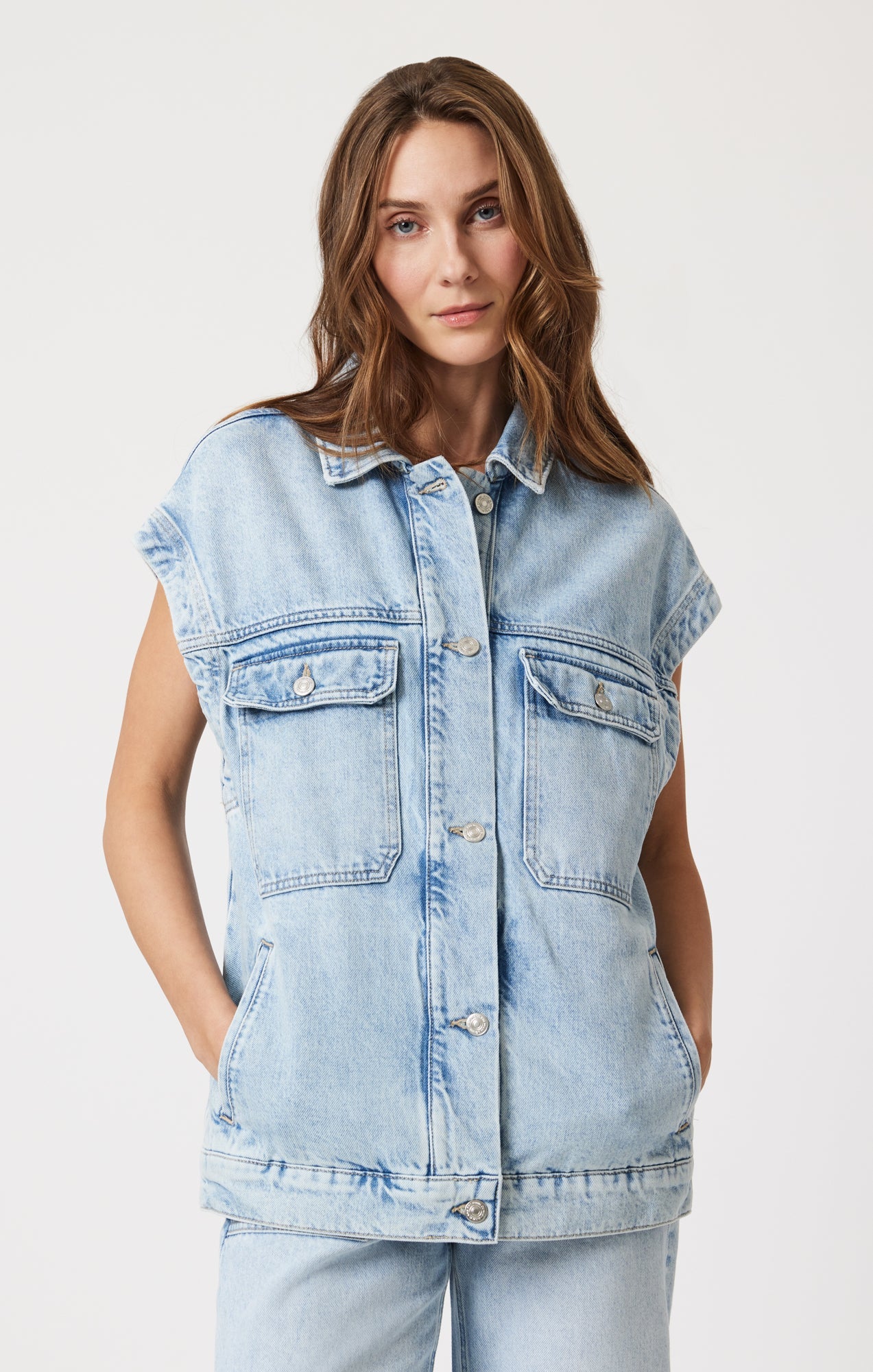 Nadia Vest
