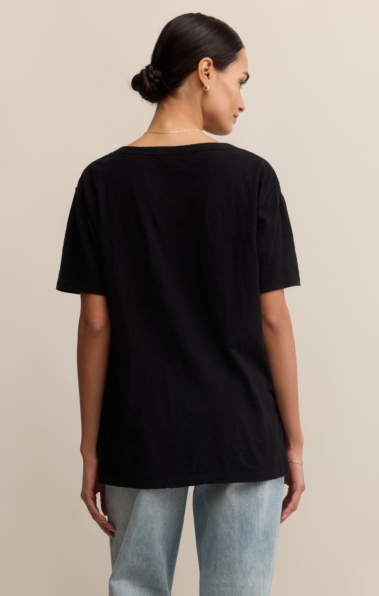 Lively V Tee