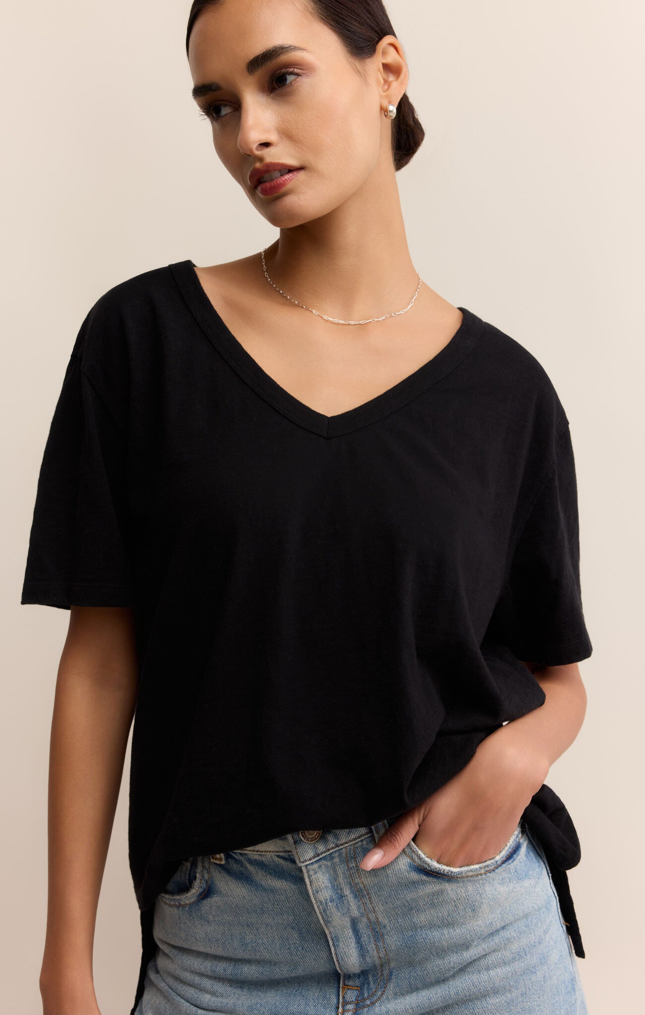Lively V Tee
